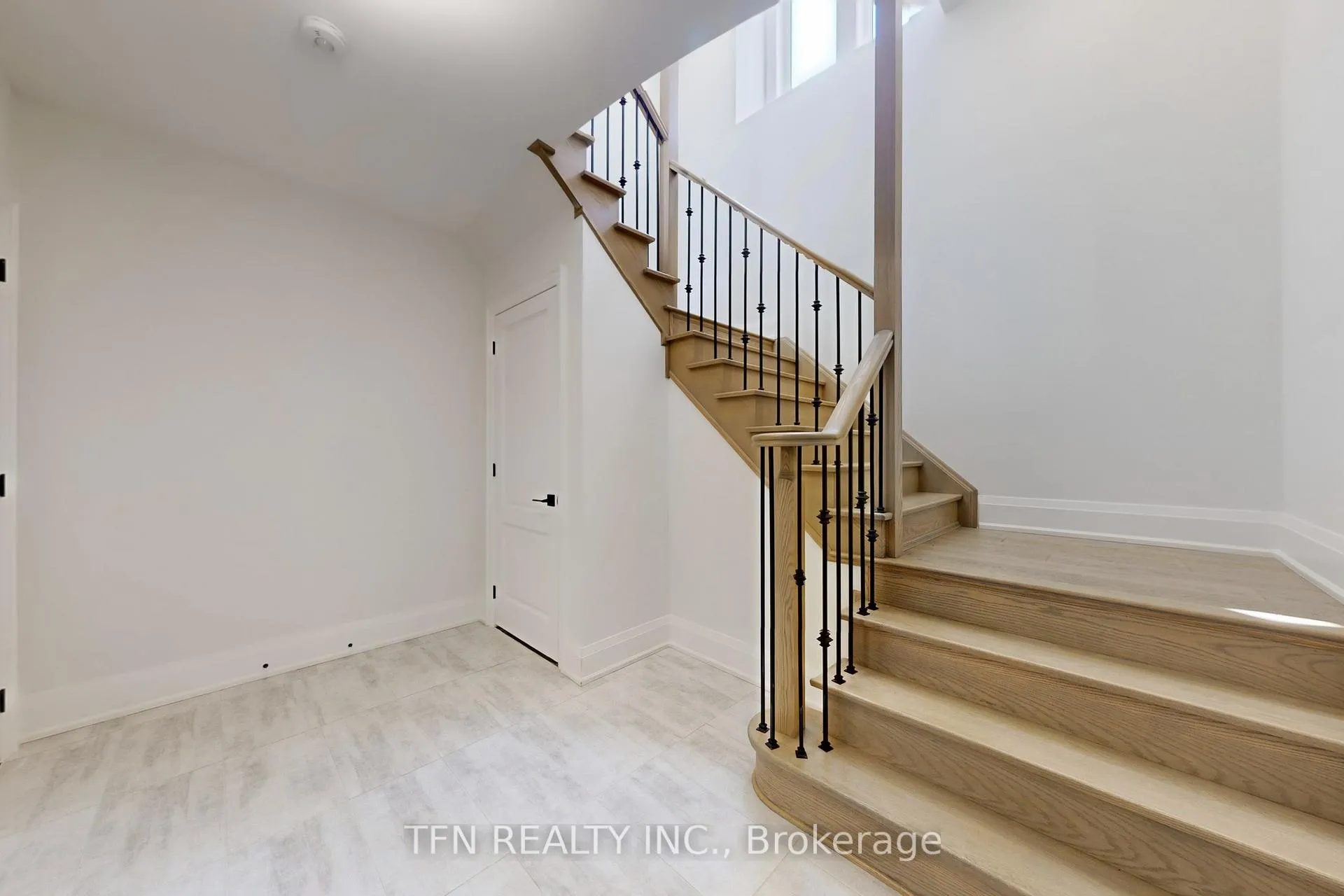 Photo 33 of 258 Amos Drive, Caledon, Palgrave — HOMEH