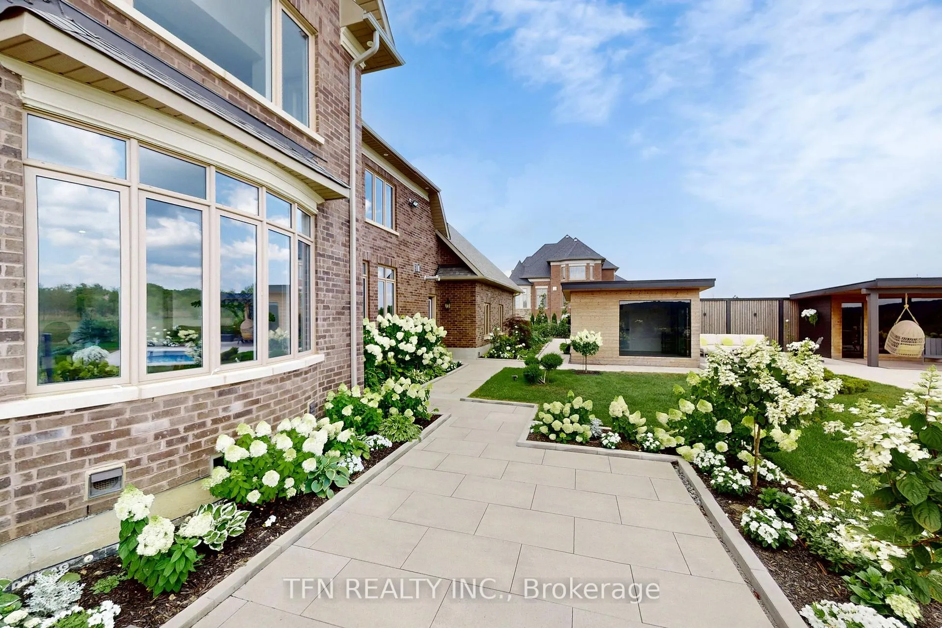 Photo 37 of 258 Amos Drive, Caledon, Palgrave — HOMEH