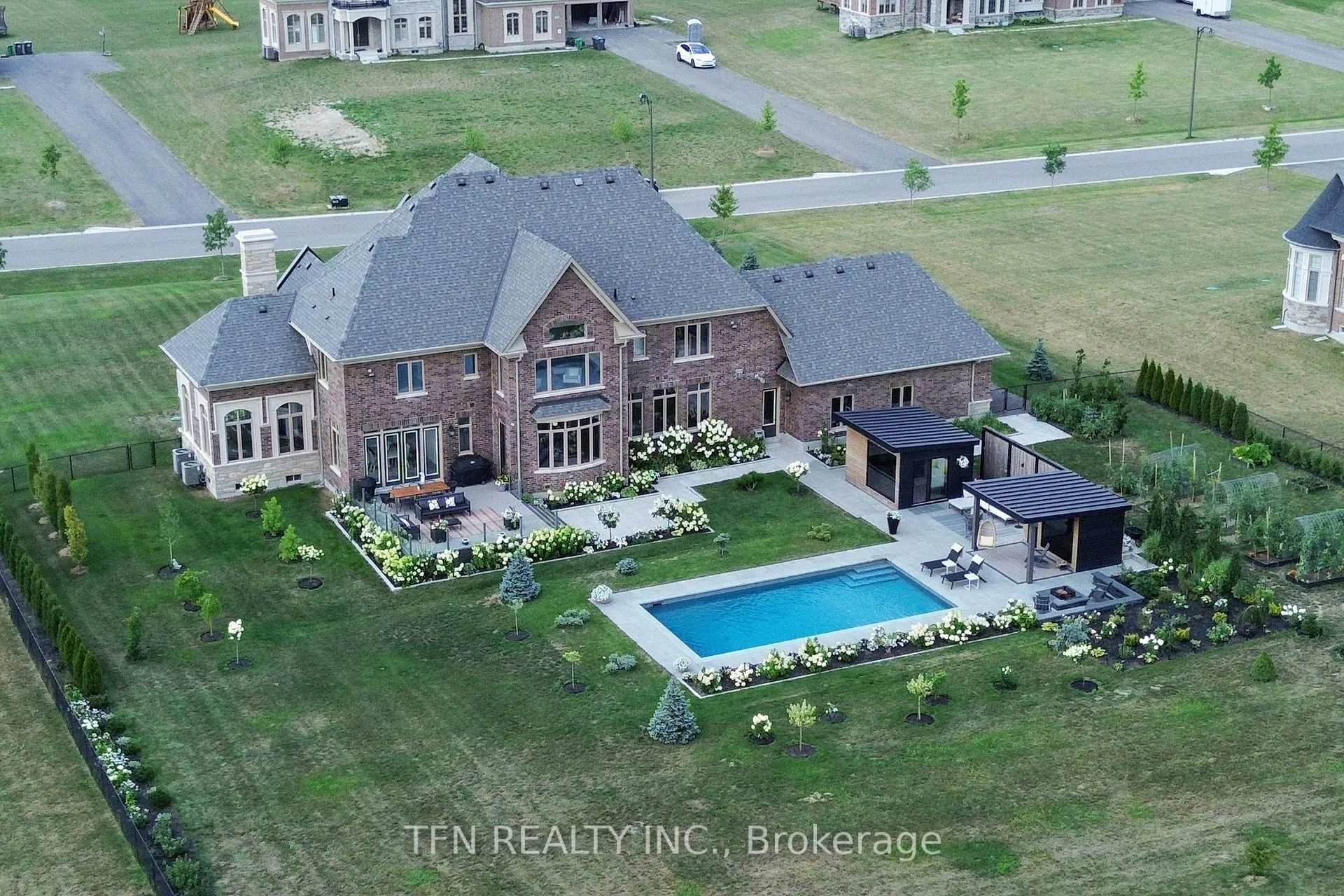 Photo 48 of 258 Amos Drive, Caledon, Palgrave — HOMEH