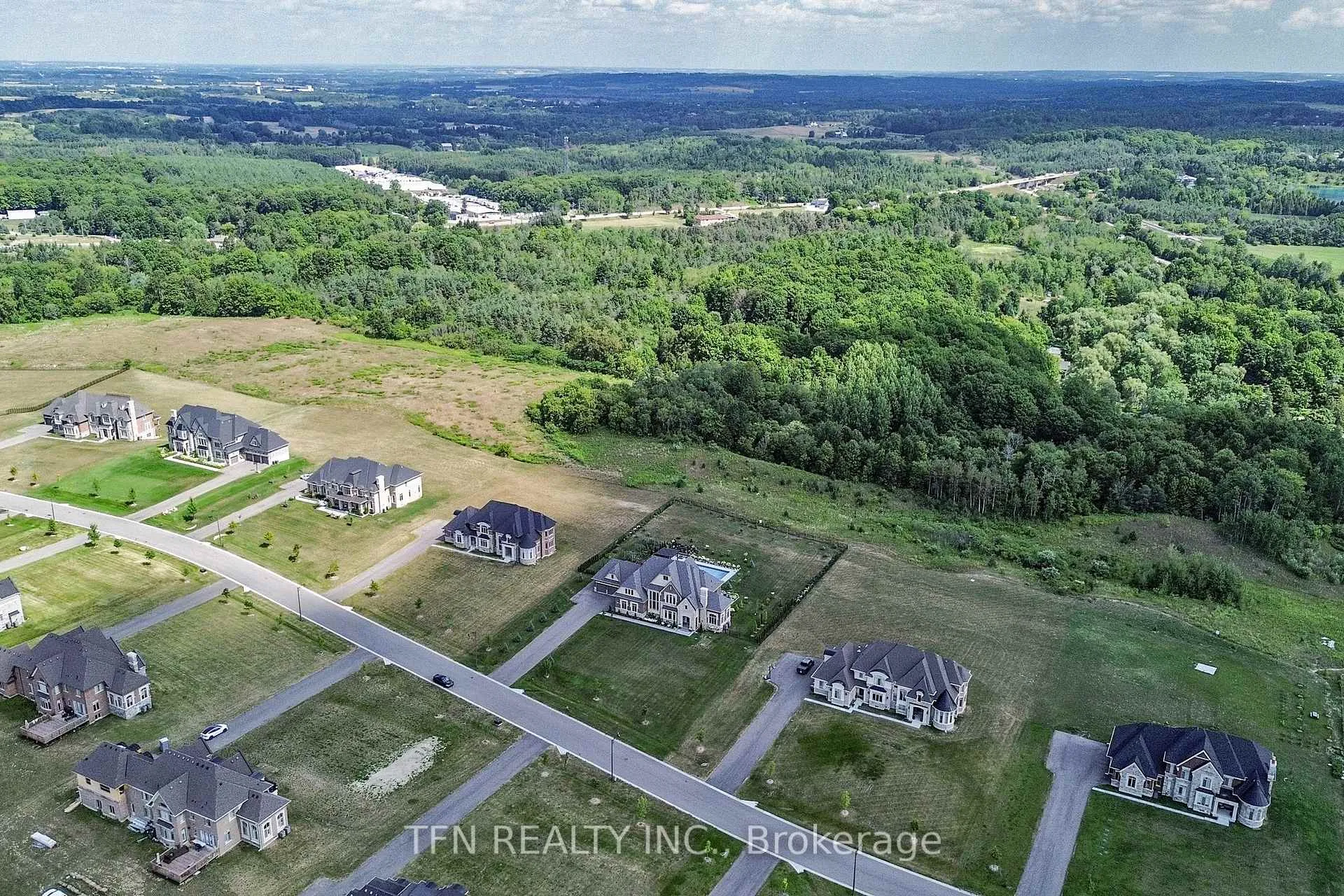 Photo 49 of 258 Amos Drive, Caledon, Palgrave — HOMEH