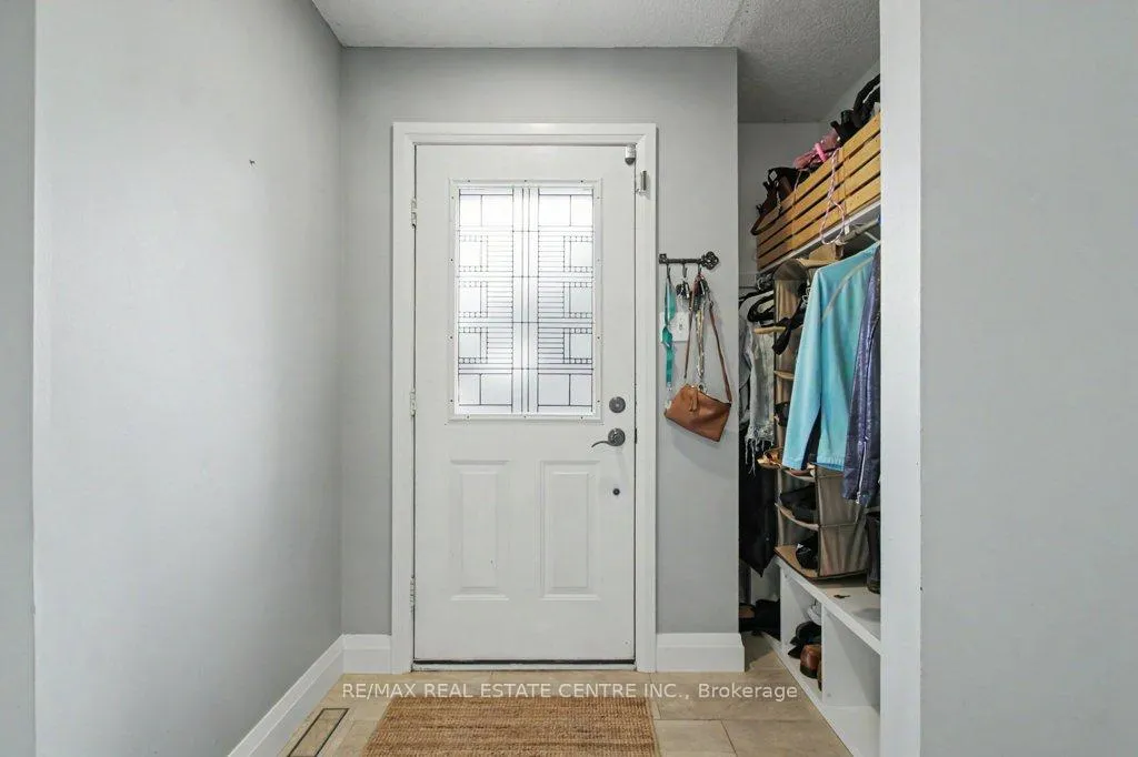 Photo 6 of 278 Langlaw Drive, Cambridge — HOMEH