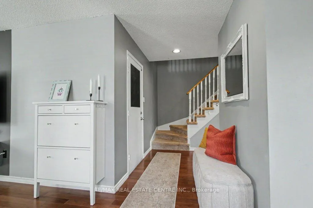 Photo 7 of 278 Langlaw Drive, Cambridge — HOMEH