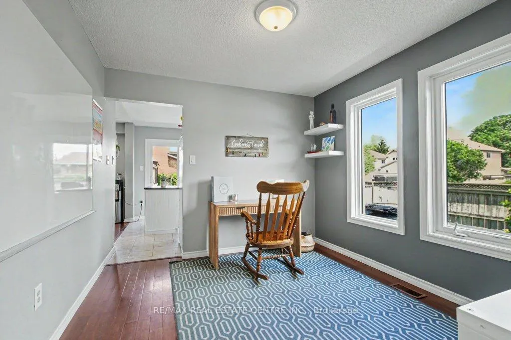 Photo 10 of 278 Langlaw Drive, Cambridge — HOMEH