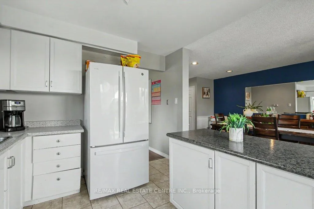Photo 12 of 278 Langlaw Drive, Cambridge — HOMEH