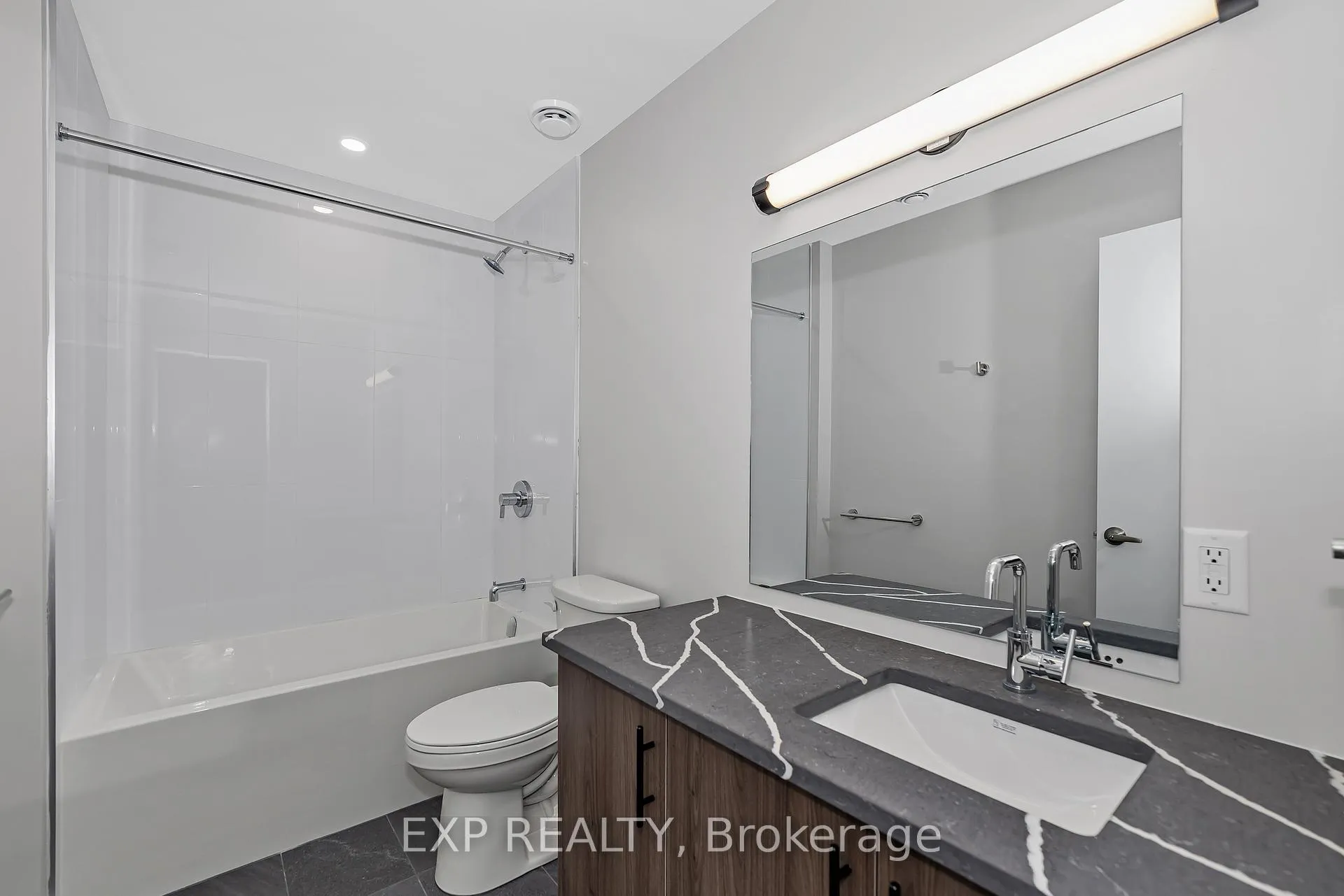 Photo 9 of Unit 303, 211 Armstrong Street, Ottawa, Hintonburg — HOMEH