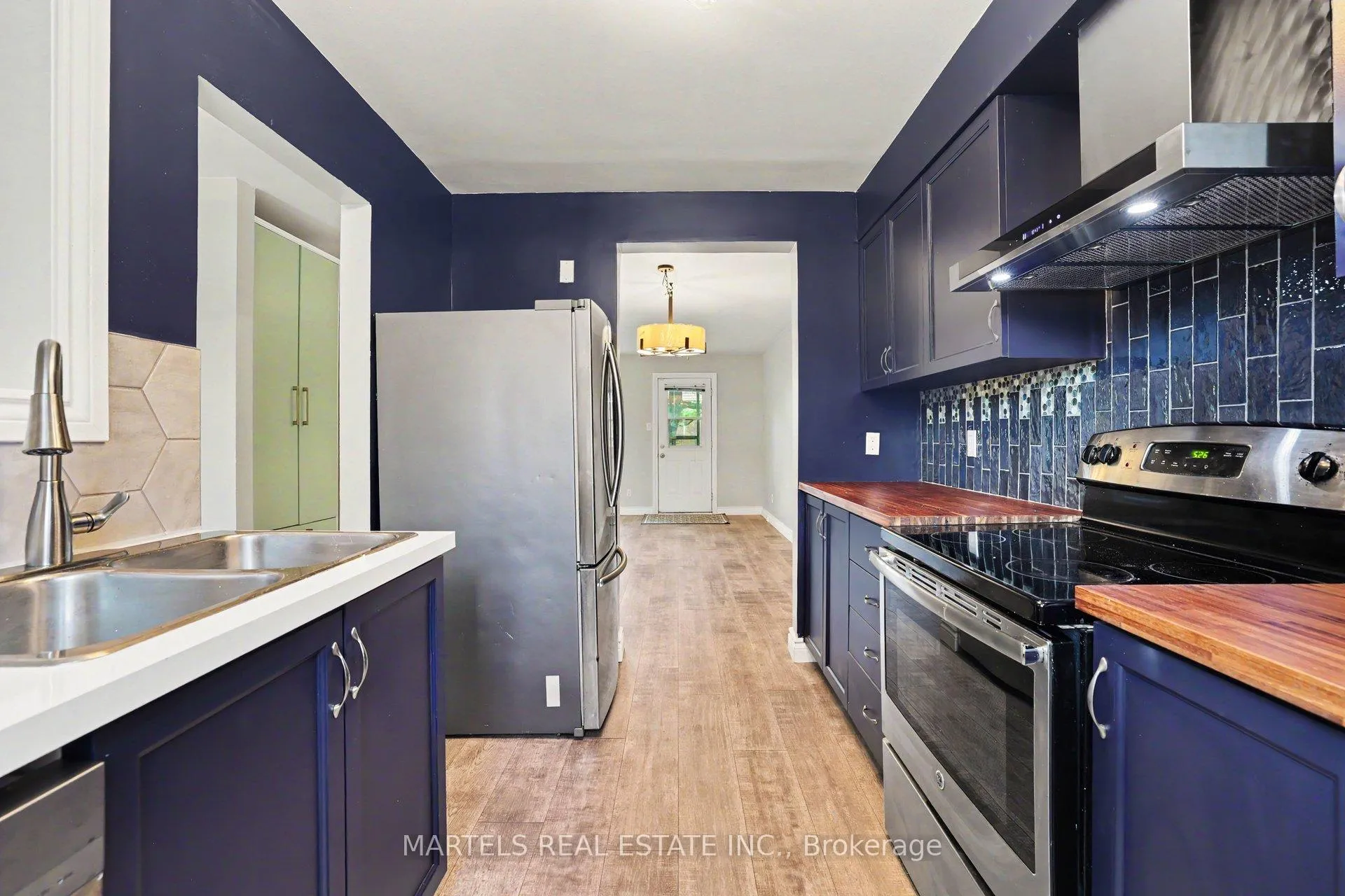 Photo 6 of 1374 Cedarcroft Crescent, Ottawa, Pineview — HOMEH