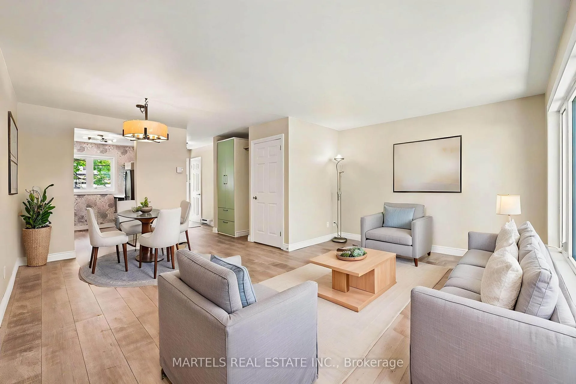Photo 8 of 1374 Cedarcroft Crescent, Ottawa, Pineview — HOMEH