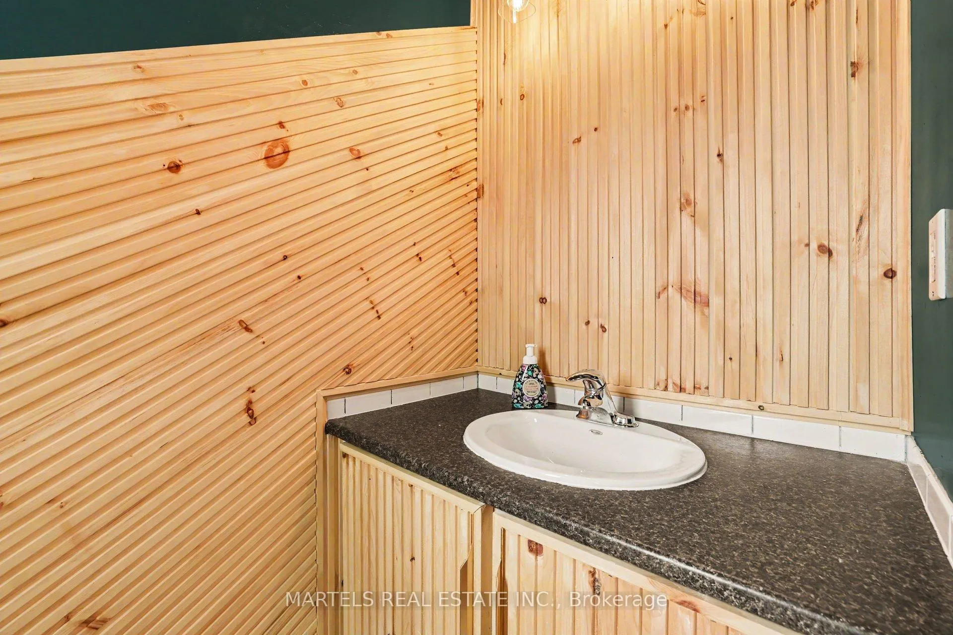 Photo 12 of 1374 Cedarcroft Crescent, Ottawa, Pineview — HOMEH
