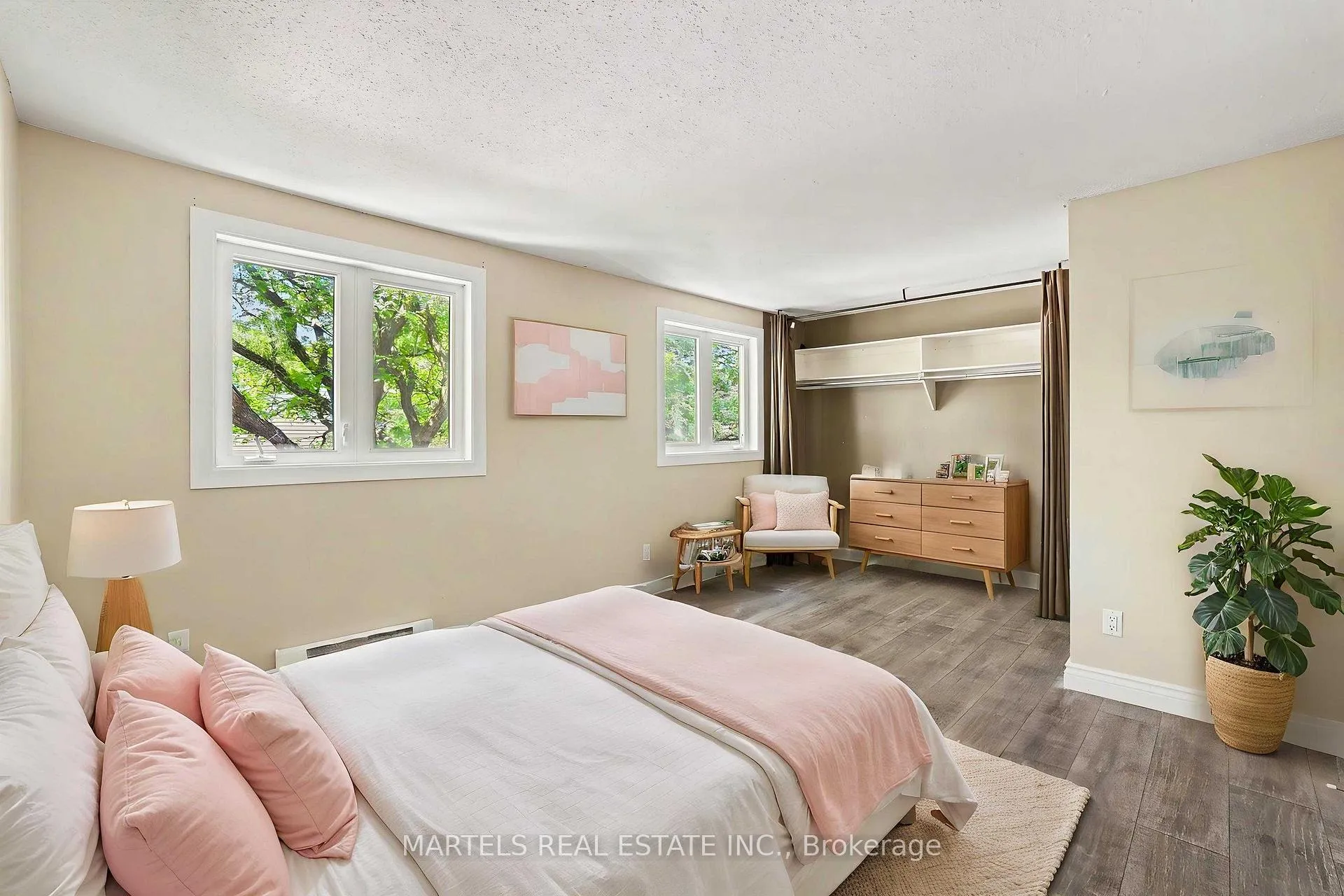 Photo 14 of 1374 Cedarcroft Crescent, Ottawa, Pineview — HOMEH