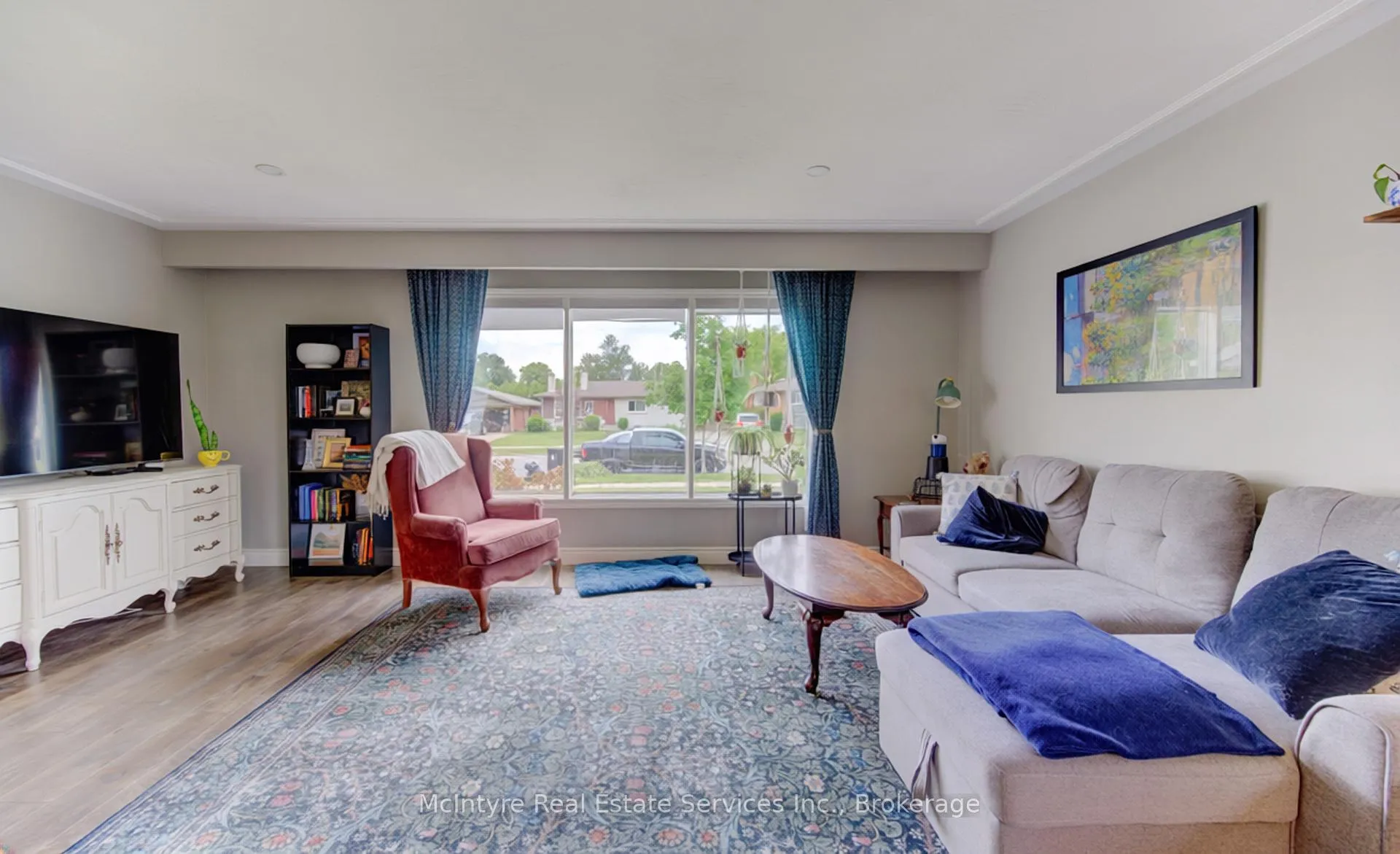 Photo 9 of 127 Strathcona Crescent, Kitchener, Heritage Park - Kitchener — HOMEH