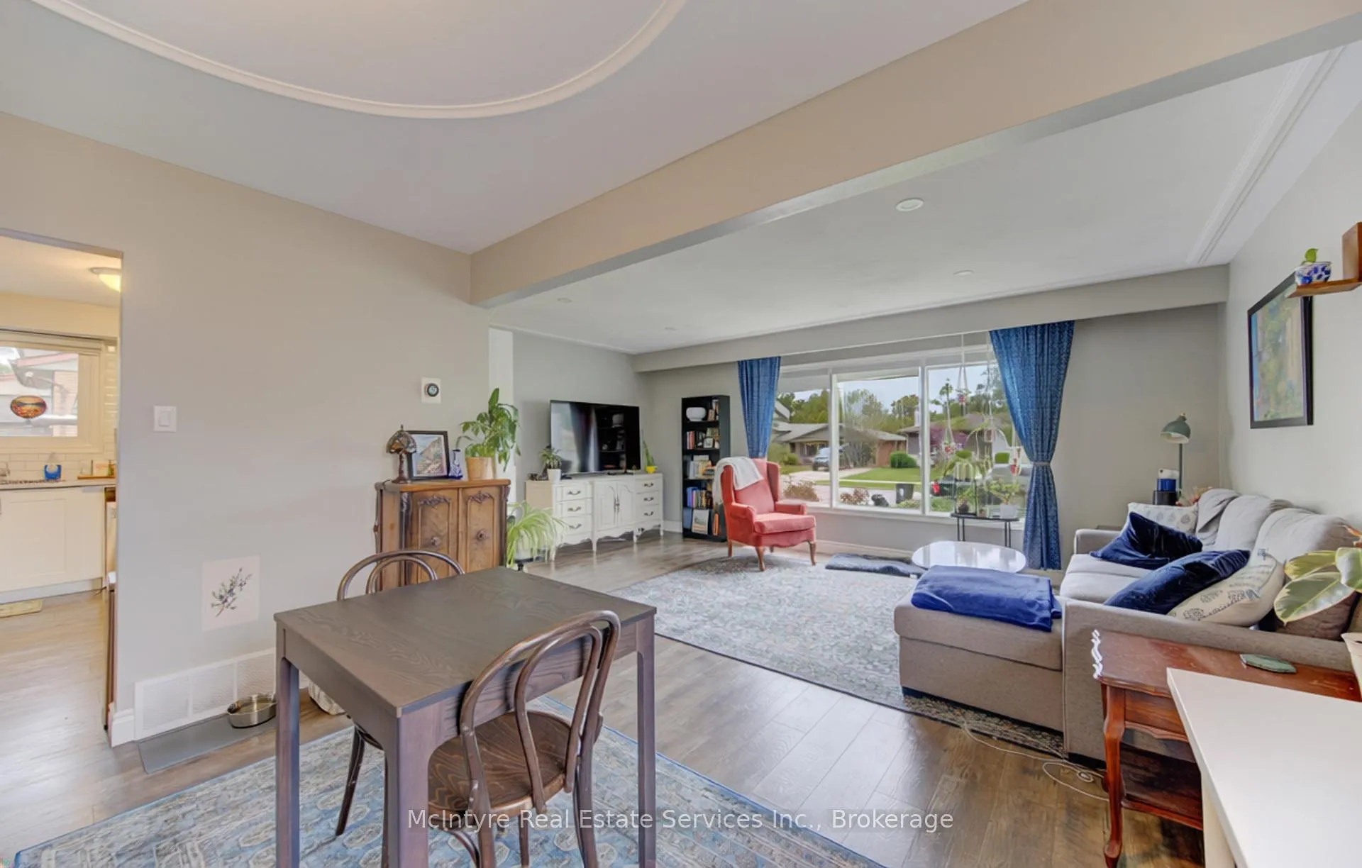 Photo 11 of 127 Strathcona Crescent, Kitchener, Heritage Park - Kitchener — HOMEH