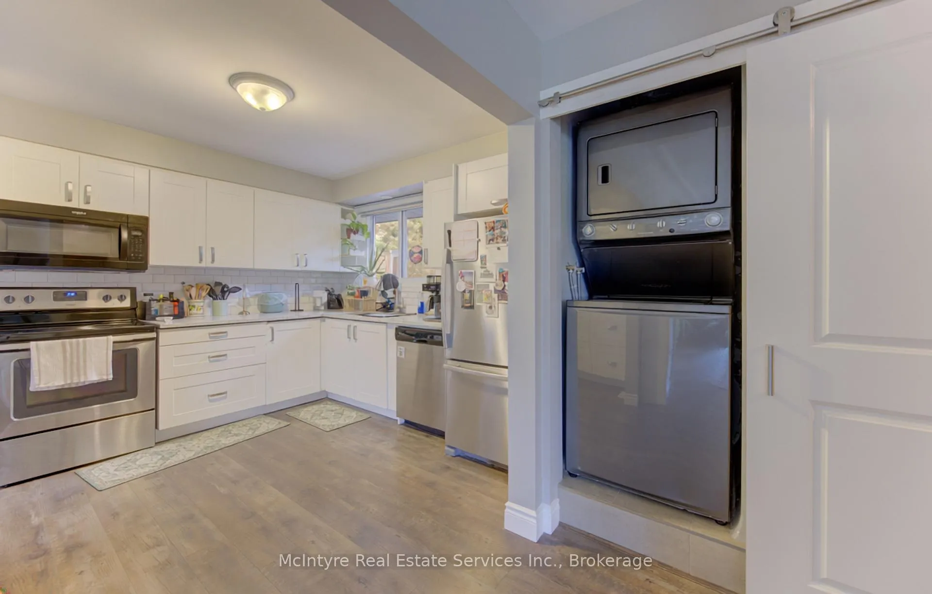 Photo 14 of 127 Strathcona Crescent, Kitchener, Heritage Park - Kitchener — HOMEH