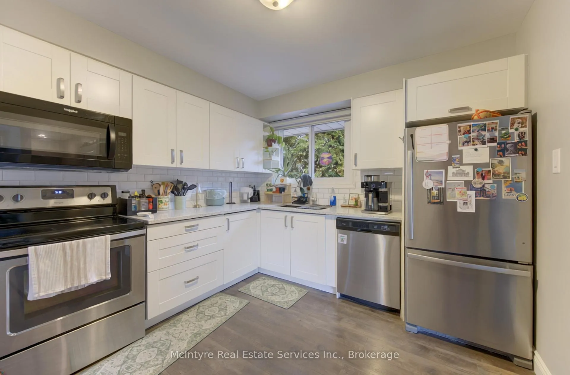 Photo 15 of 127 Strathcona Crescent, Kitchener, Heritage Park - Kitchener — HOMEH