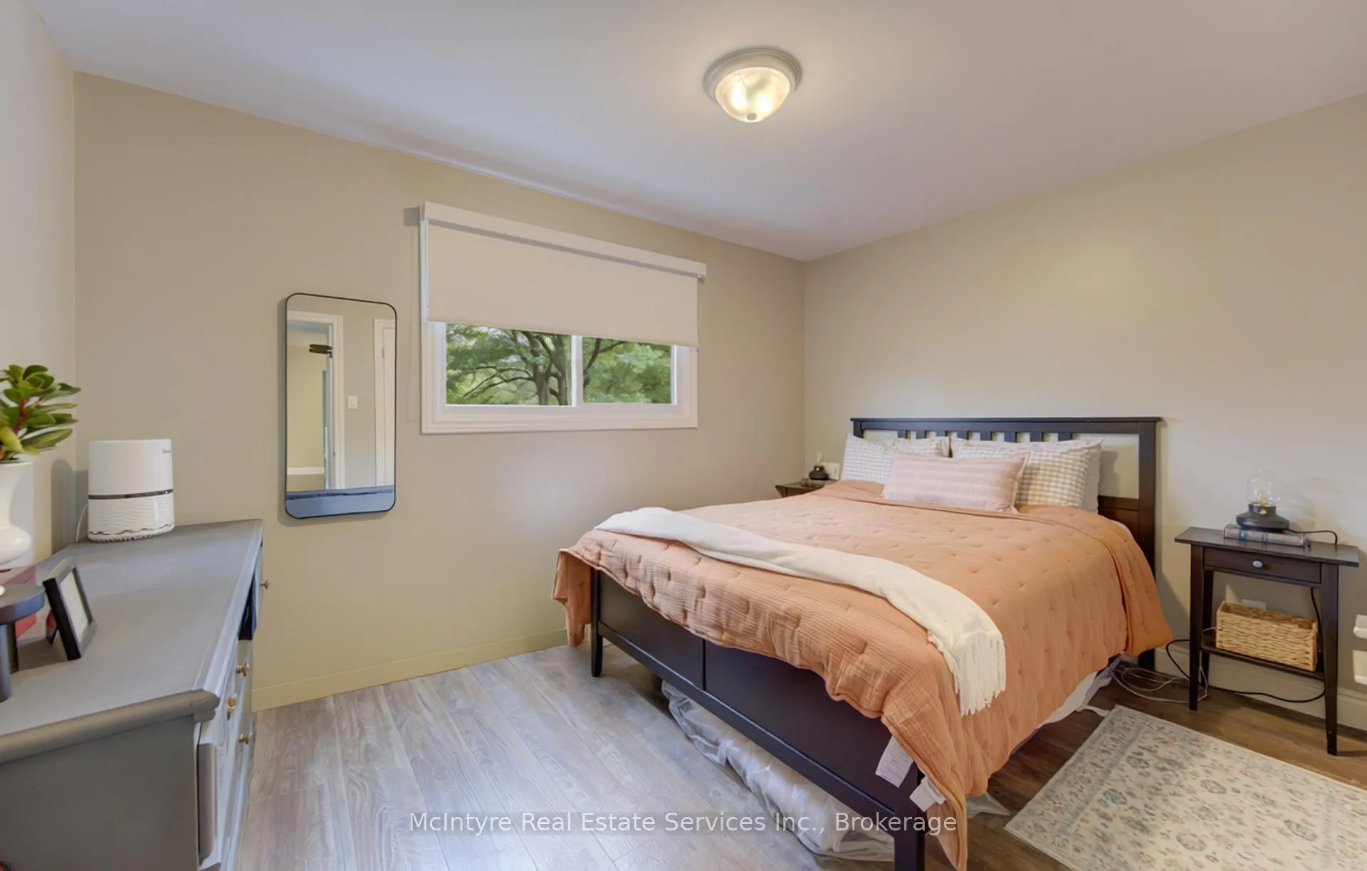Photo 19 of 127 Strathcona Crescent, Kitchener, Heritage Park - Kitchener — HOMEH