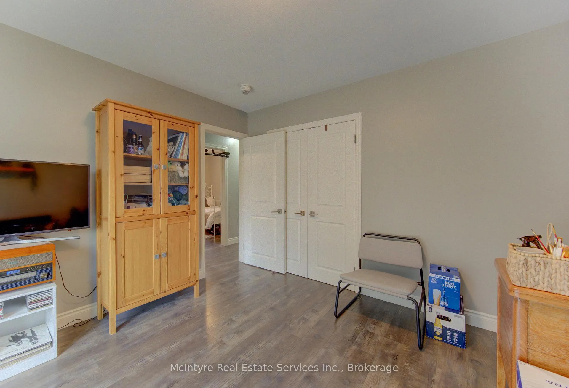 Photo 21 of 127 Strathcona Crescent, Kitchener, Heritage Park - Kitchener — HOMEH