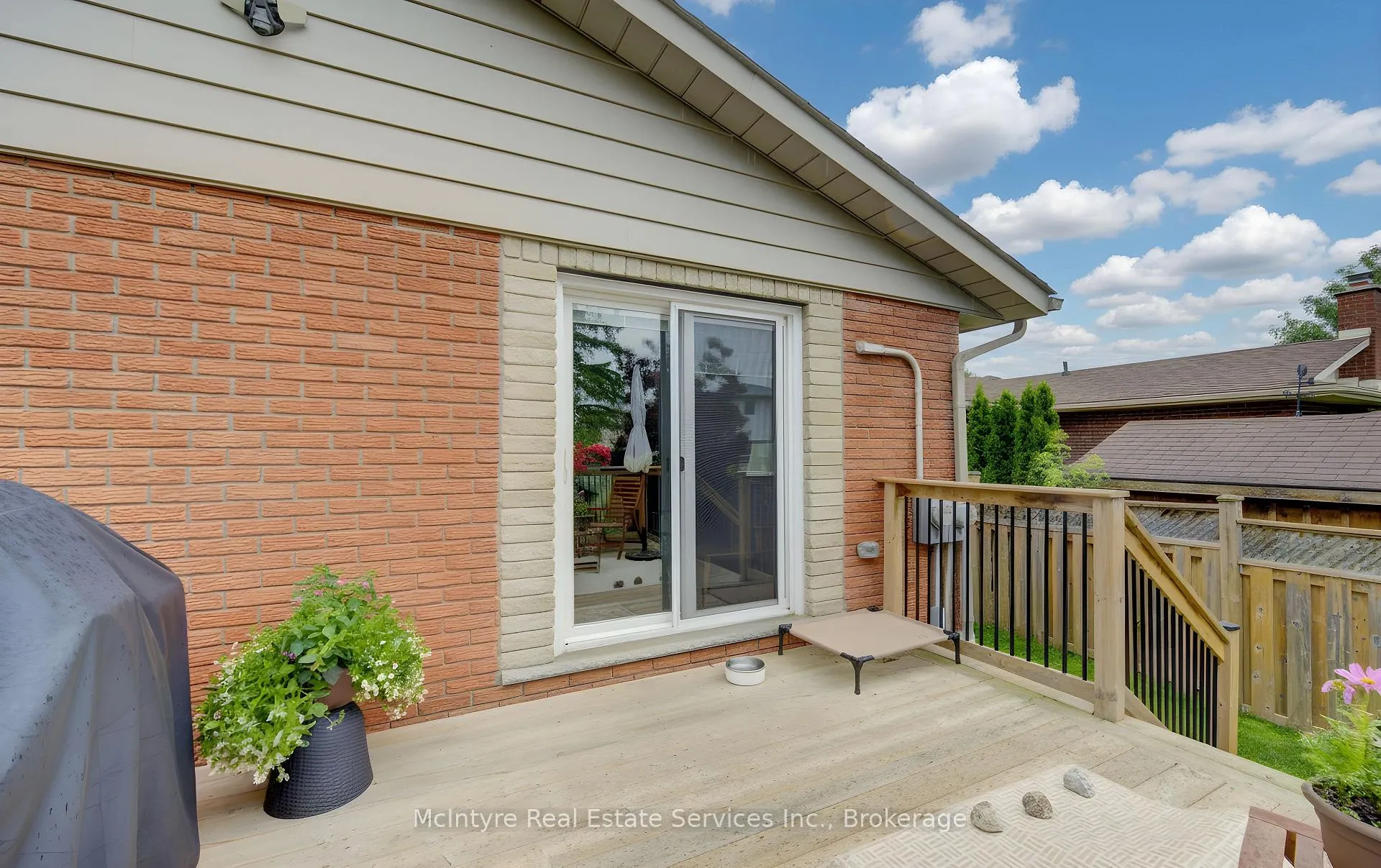 Photo 24 of 127 Strathcona Crescent, Kitchener, Heritage Park - Kitchener — HOMEH