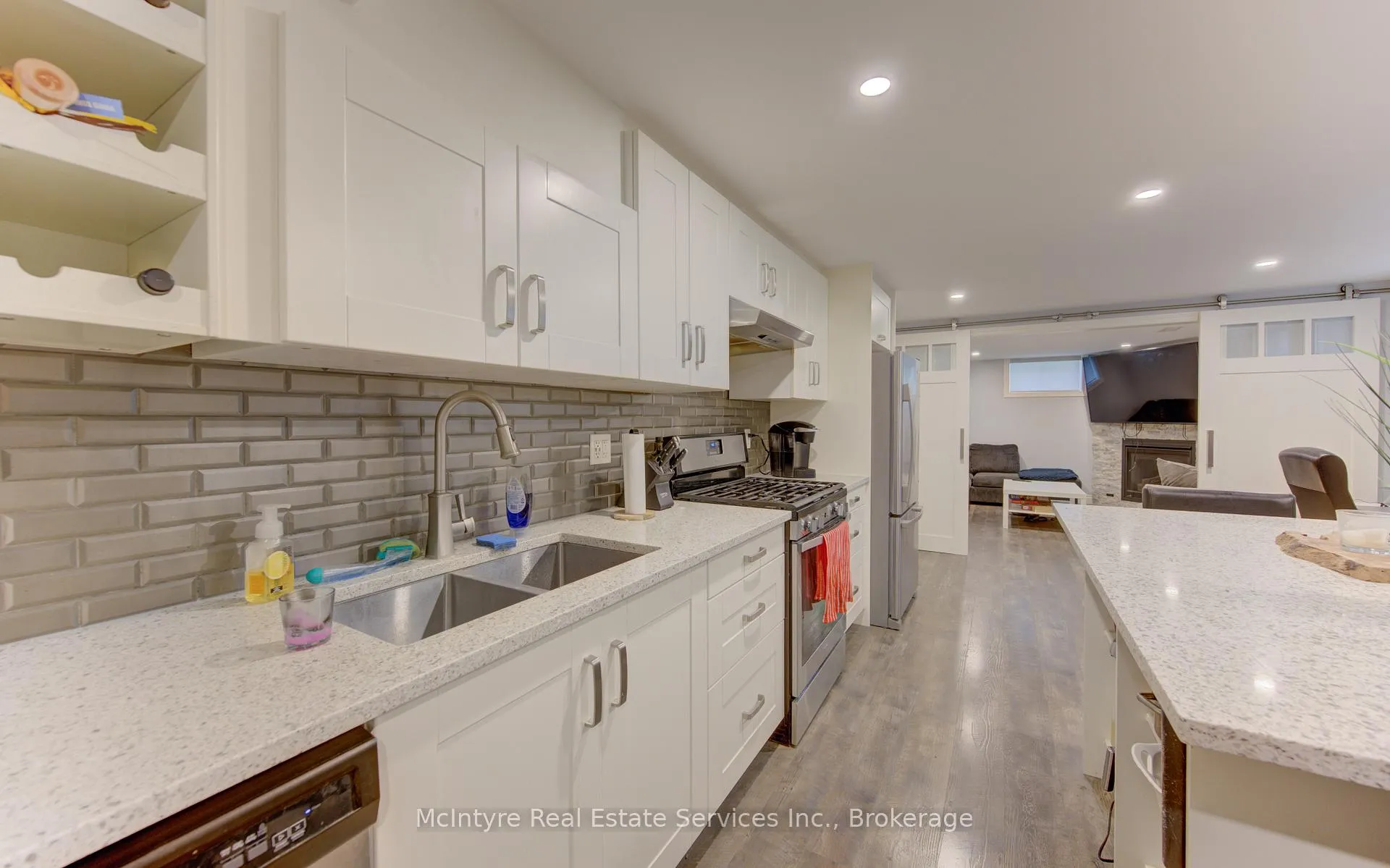 Photo 32 of 127 Strathcona Crescent, Kitchener, Heritage Park - Kitchener — HOMEH