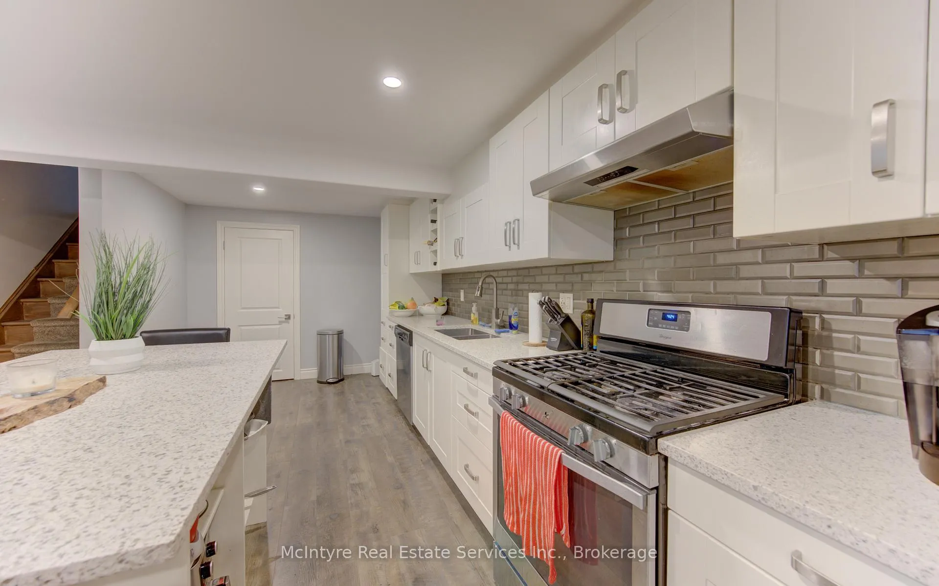 Photo 33 of 127 Strathcona Crescent, Kitchener, Heritage Park - Kitchener — HOMEH