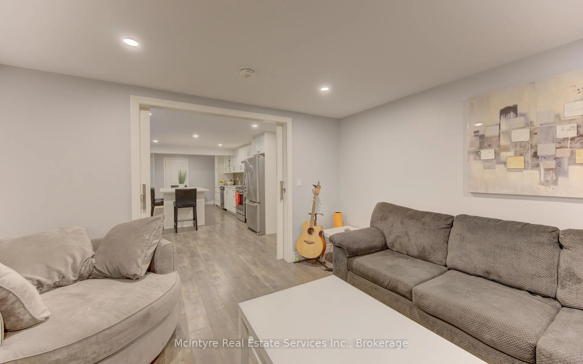 Photo 36 of 127 Strathcona Crescent, Kitchener, Heritage Park - Kitchener — HOMEH