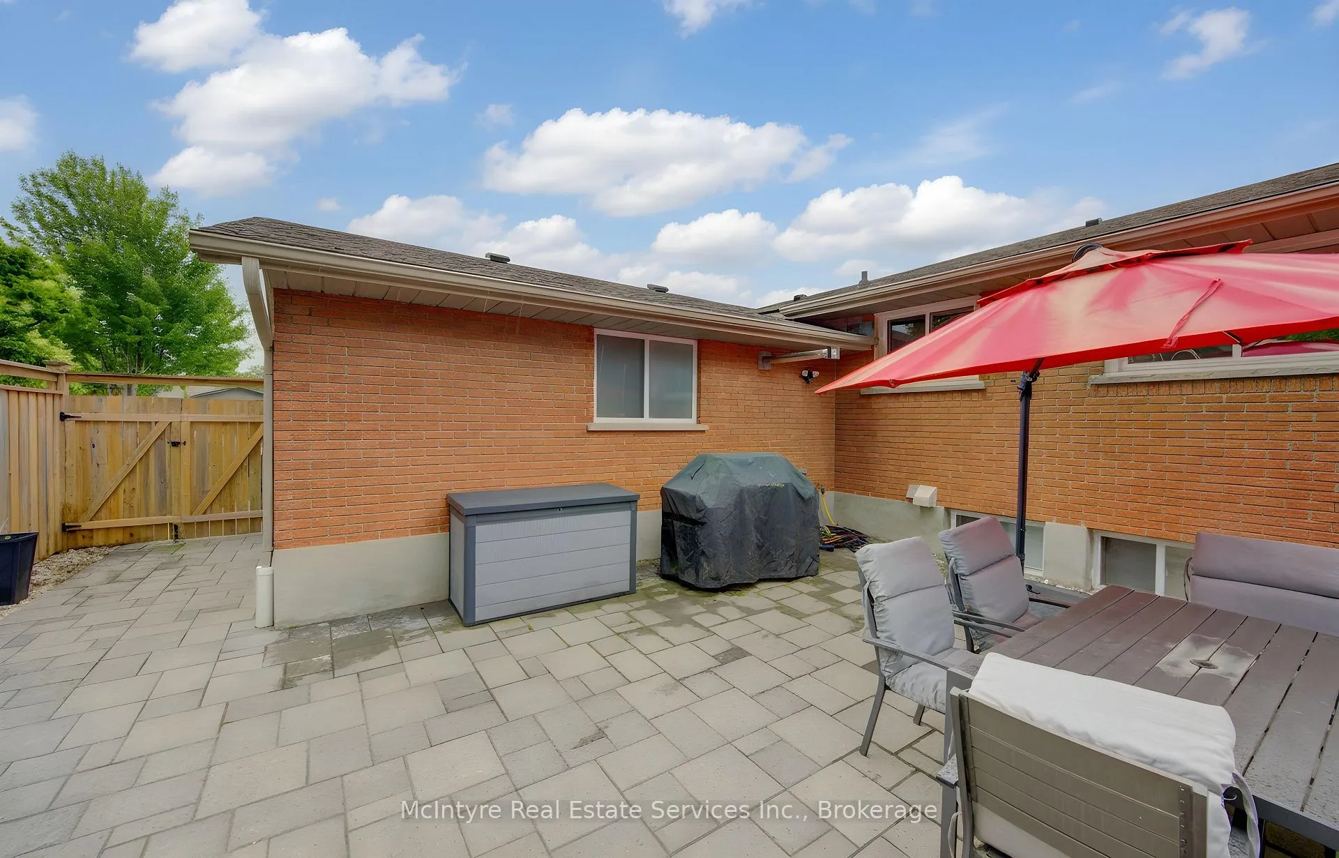 Photo 46 of 127 Strathcona Crescent, Kitchener, Heritage Park - Kitchener — HOMEH