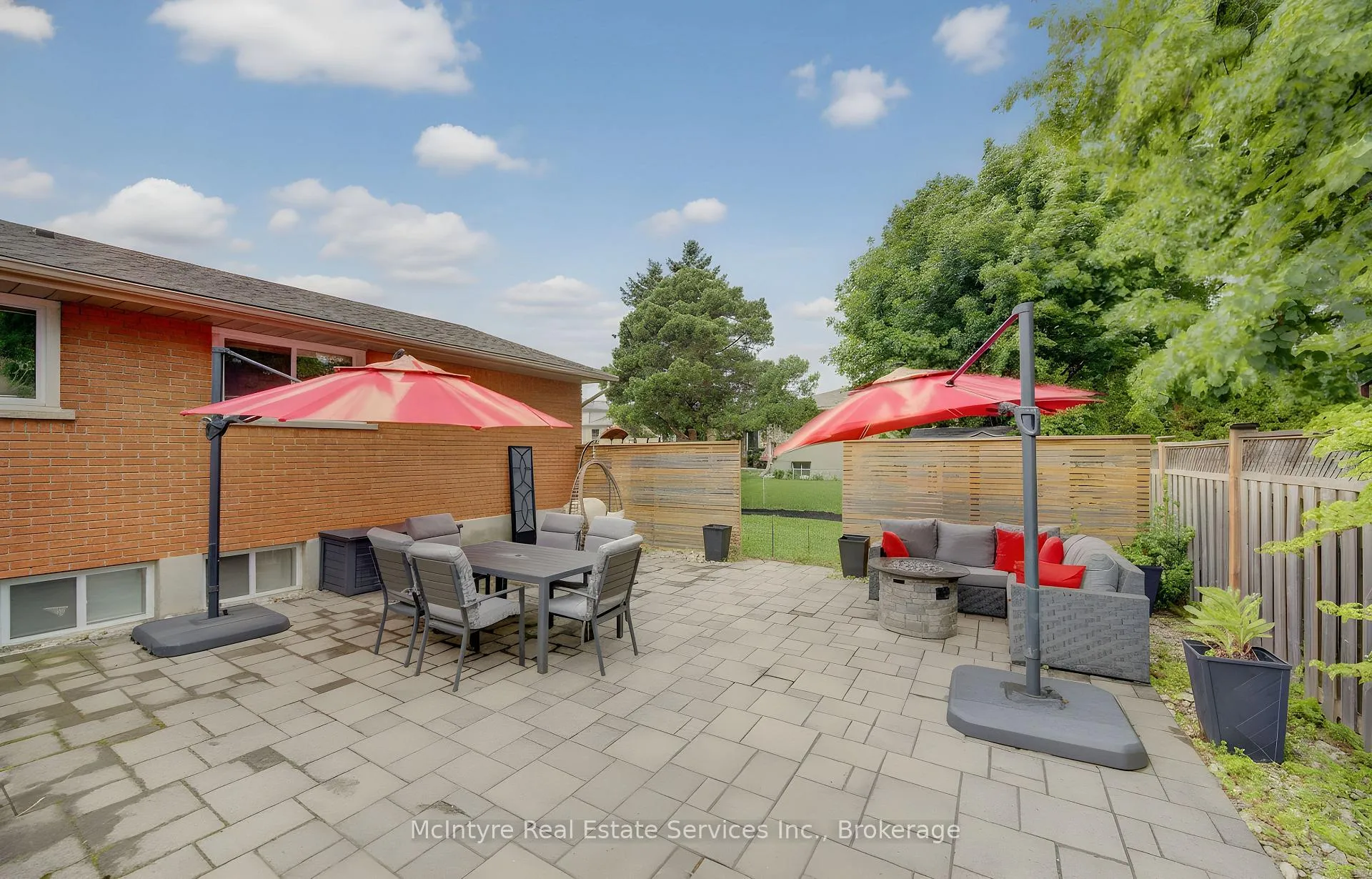 Photo 48 of 127 Strathcona Crescent, Kitchener, Heritage Park - Kitchener — HOMEH