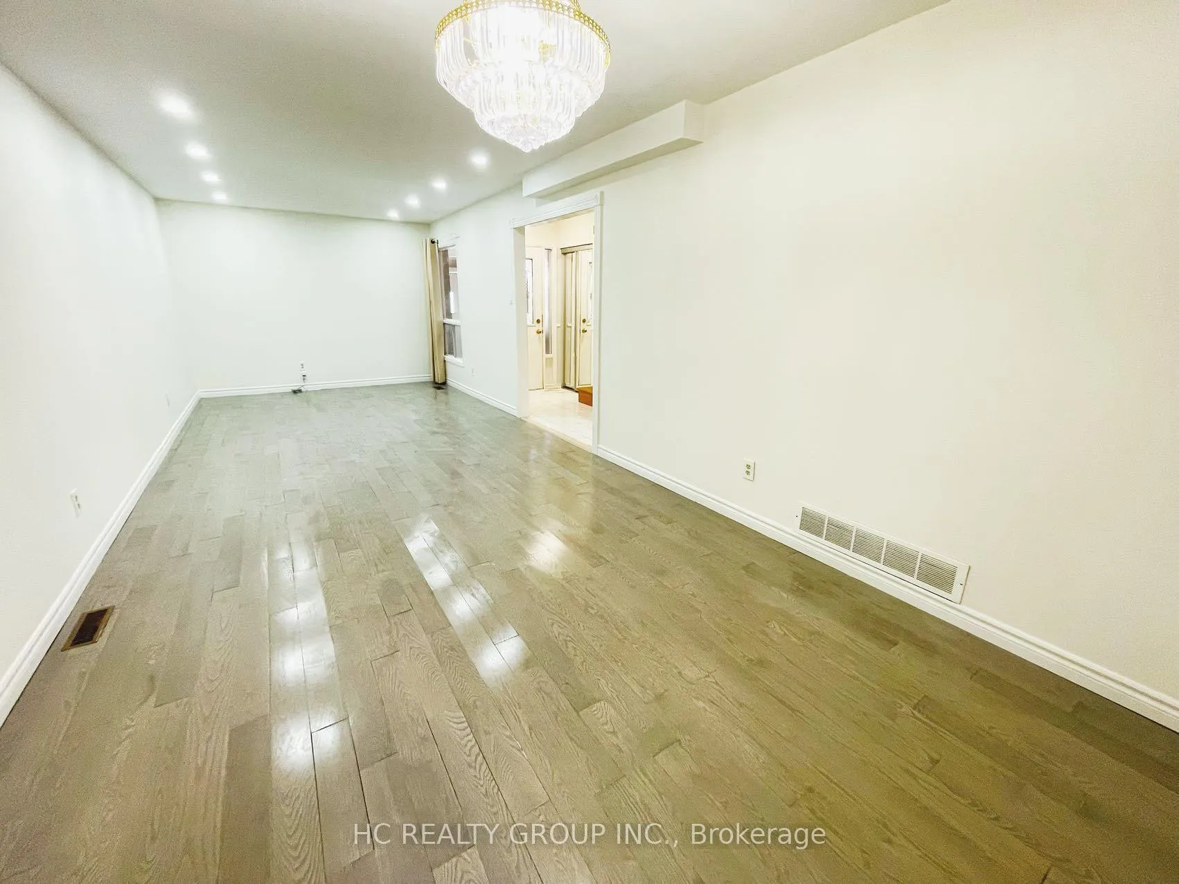Photo 5 of 37 Page Crescent, Markham, Milliken Mills East — HOMEH