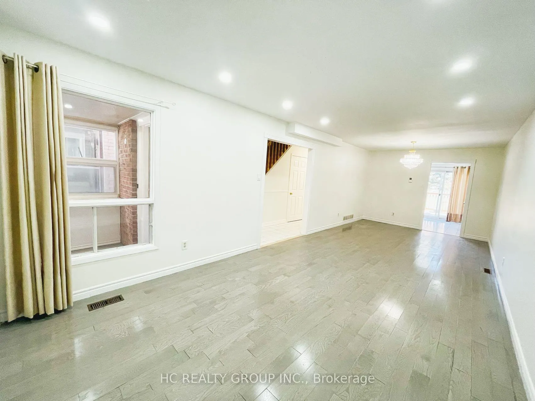 Photo 7 of 37 Page Crescent, Markham, Milliken Mills East — HOMEH