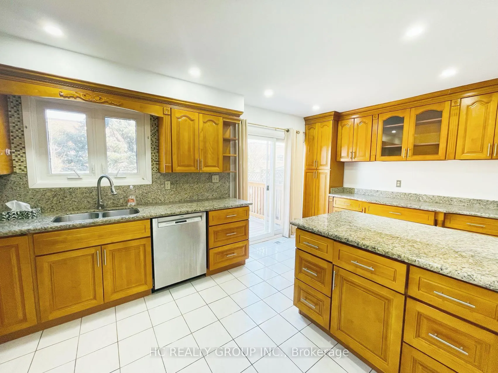 Photo 9 of 37 Page Crescent, Markham, Milliken Mills East — HOMEH