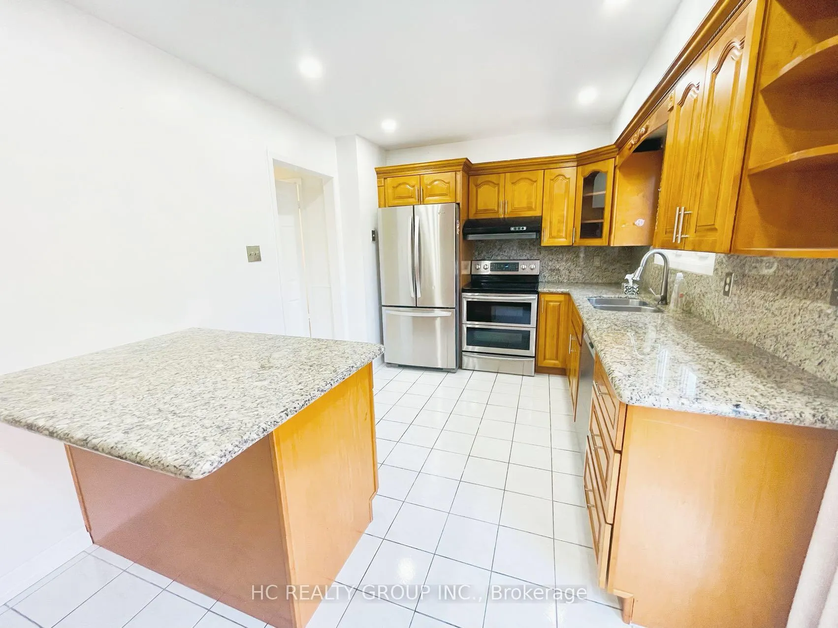 Photo 10 of 37 Page Crescent, Markham, Milliken Mills East — HOMEH