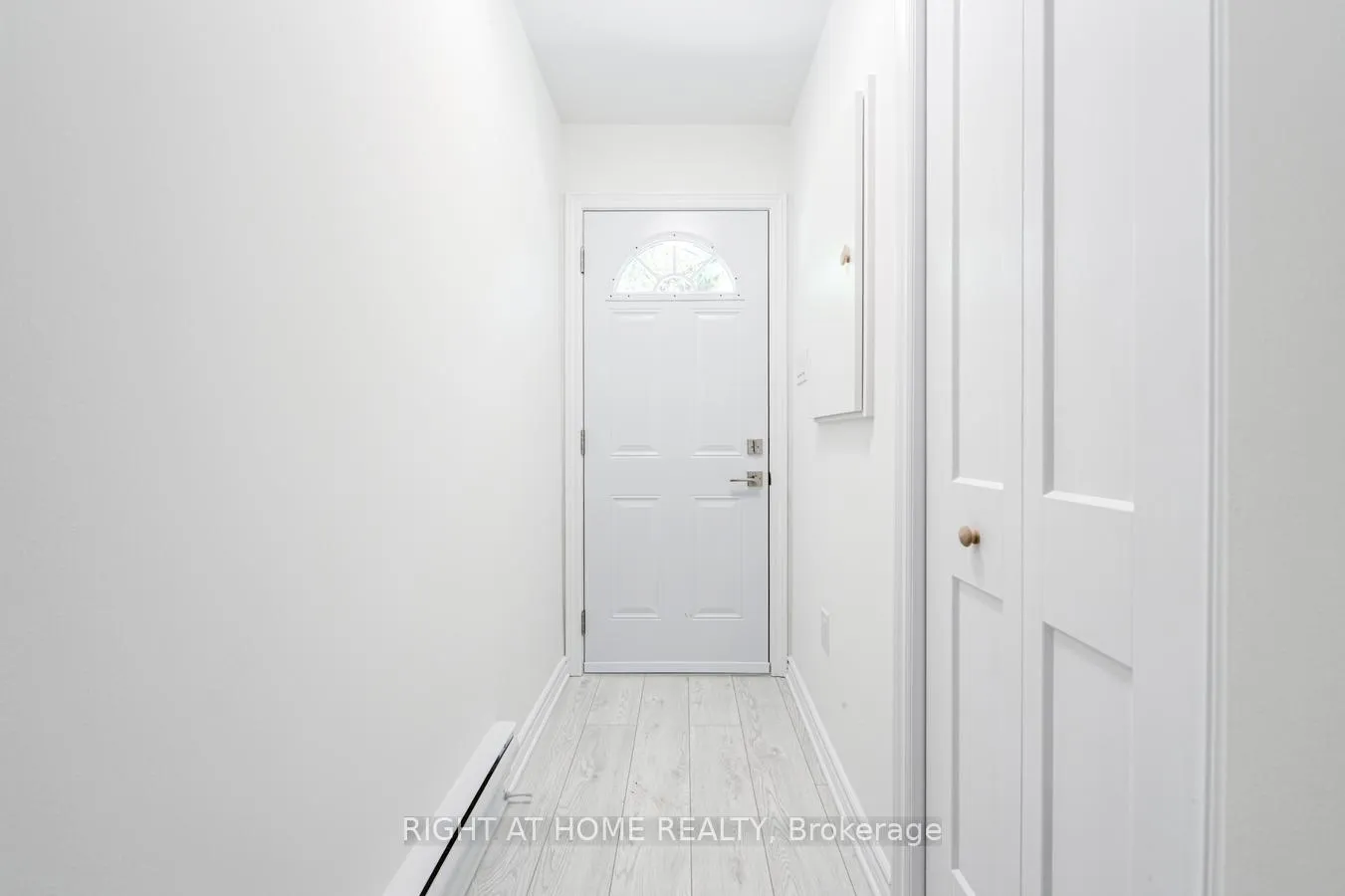Photo 5 of Unit 3, 23 Meadow Lane, Barrie, Ardagh — HOMEH