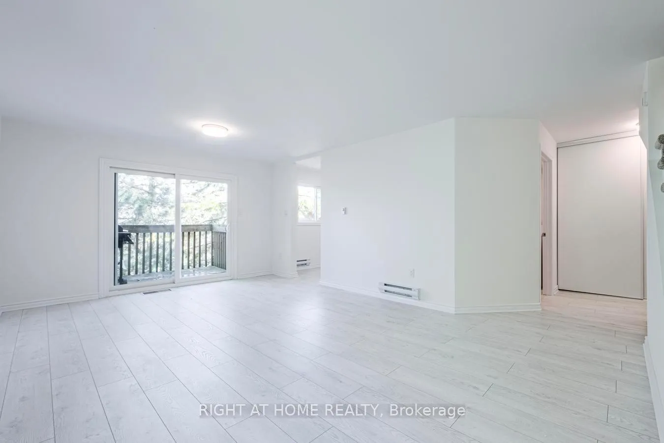 Photo 7 of Unit 3, 23 Meadow Lane, Barrie, Ardagh — HOMEH