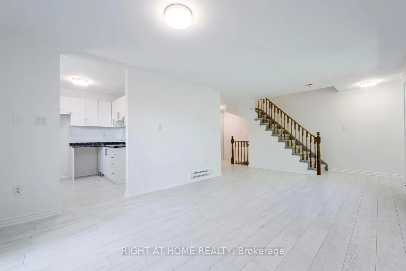 Photo 13 of Unit 3, 23 Meadow Lane, Barrie, Ardagh — HOMEH