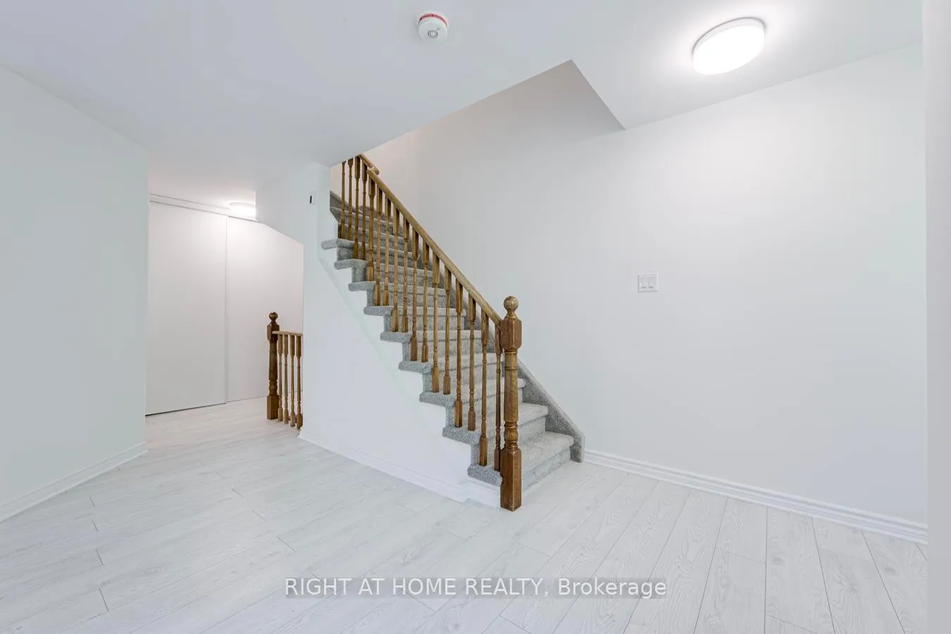 Photo 14 of Unit 3, 23 Meadow Lane, Barrie, Ardagh — HOMEH