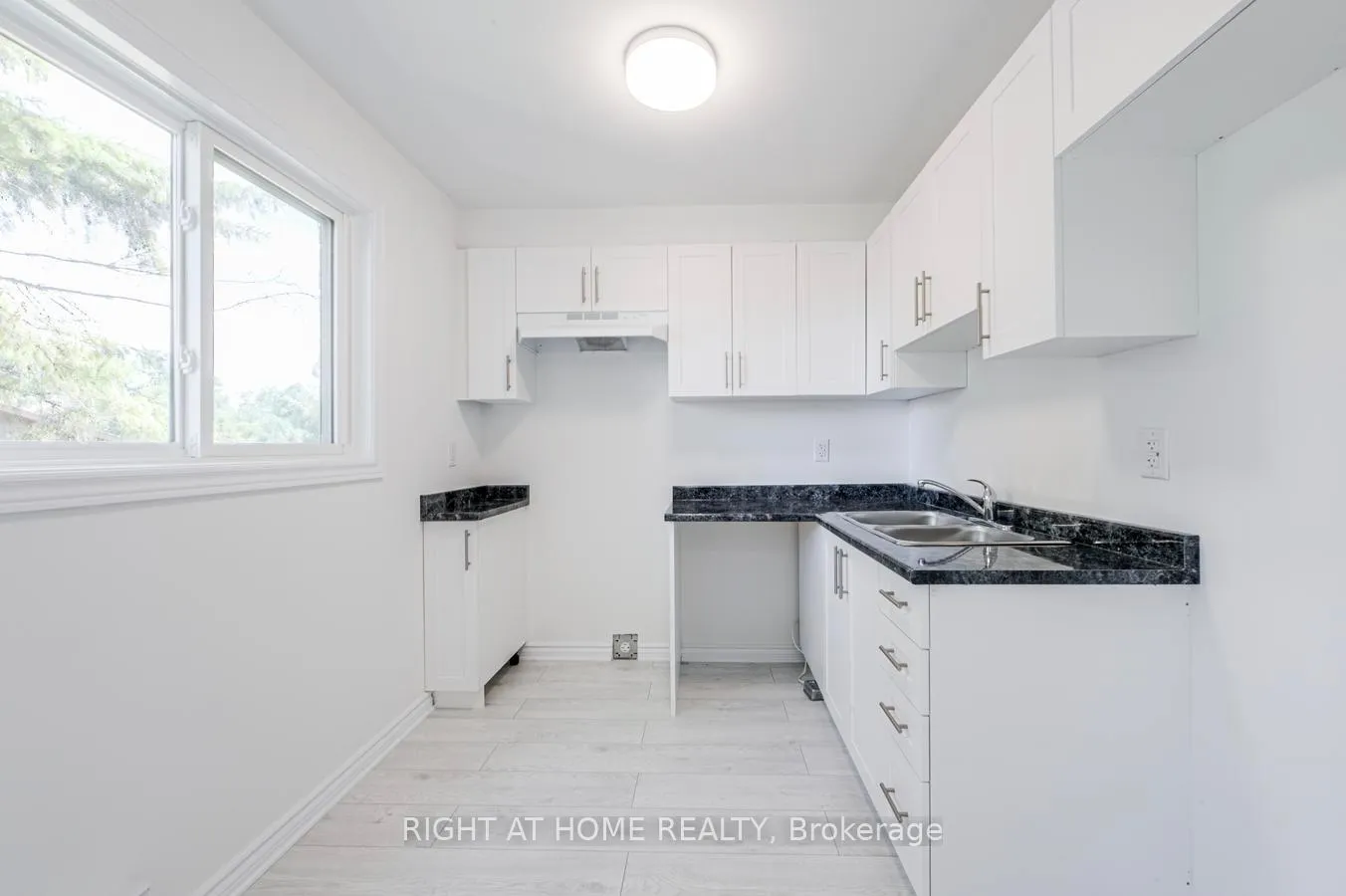 Photo 15 of Unit 3, 23 Meadow Lane, Barrie, Ardagh — HOMEH