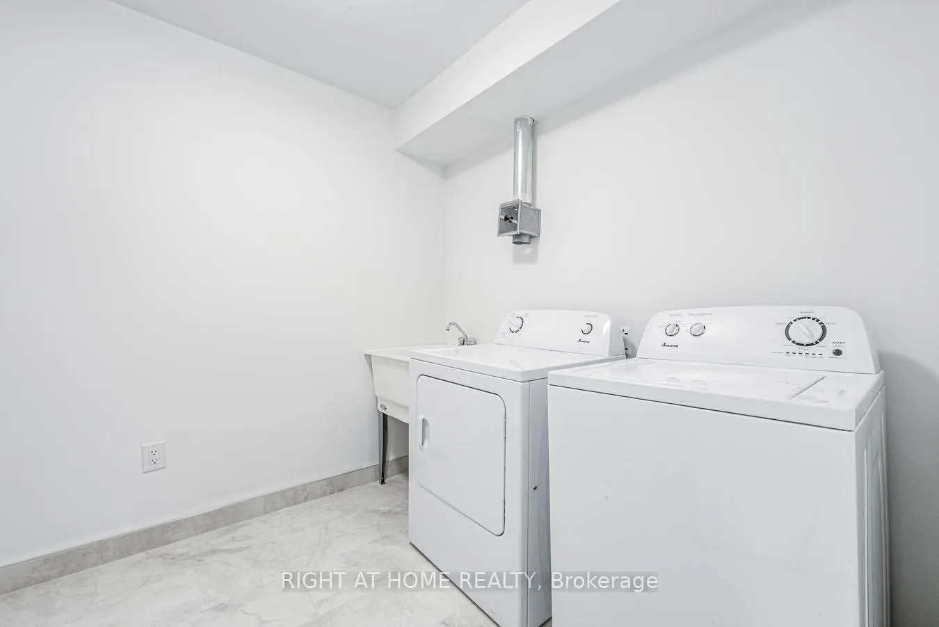 Photo 33 of Unit 3, 23 Meadow Lane, Barrie, Ardagh — HOMEH