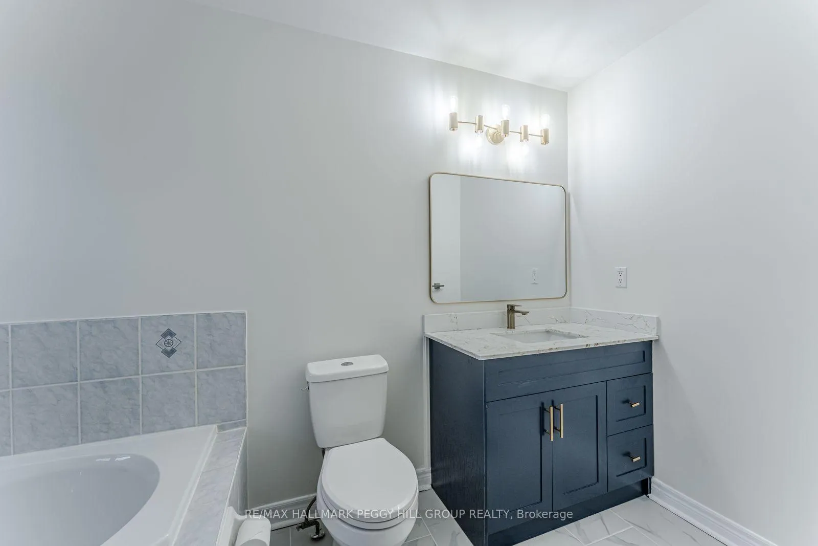 Photo 6 of 179 Warwick Crescent, Newmarket, Summerhill Estates — HOMEH