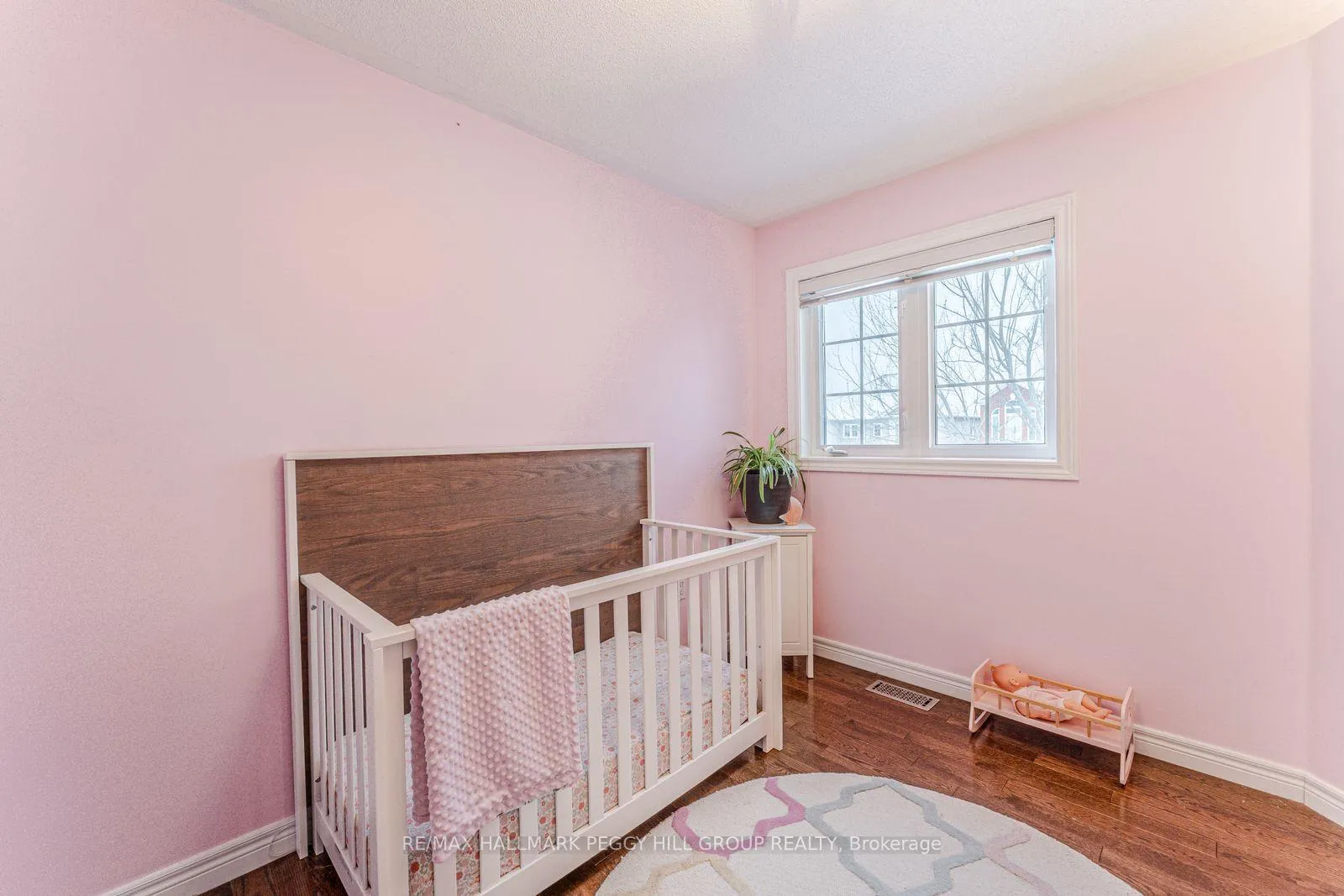 Photo 8 of 179 Warwick Crescent, Newmarket, Summerhill Estates — HOMEH