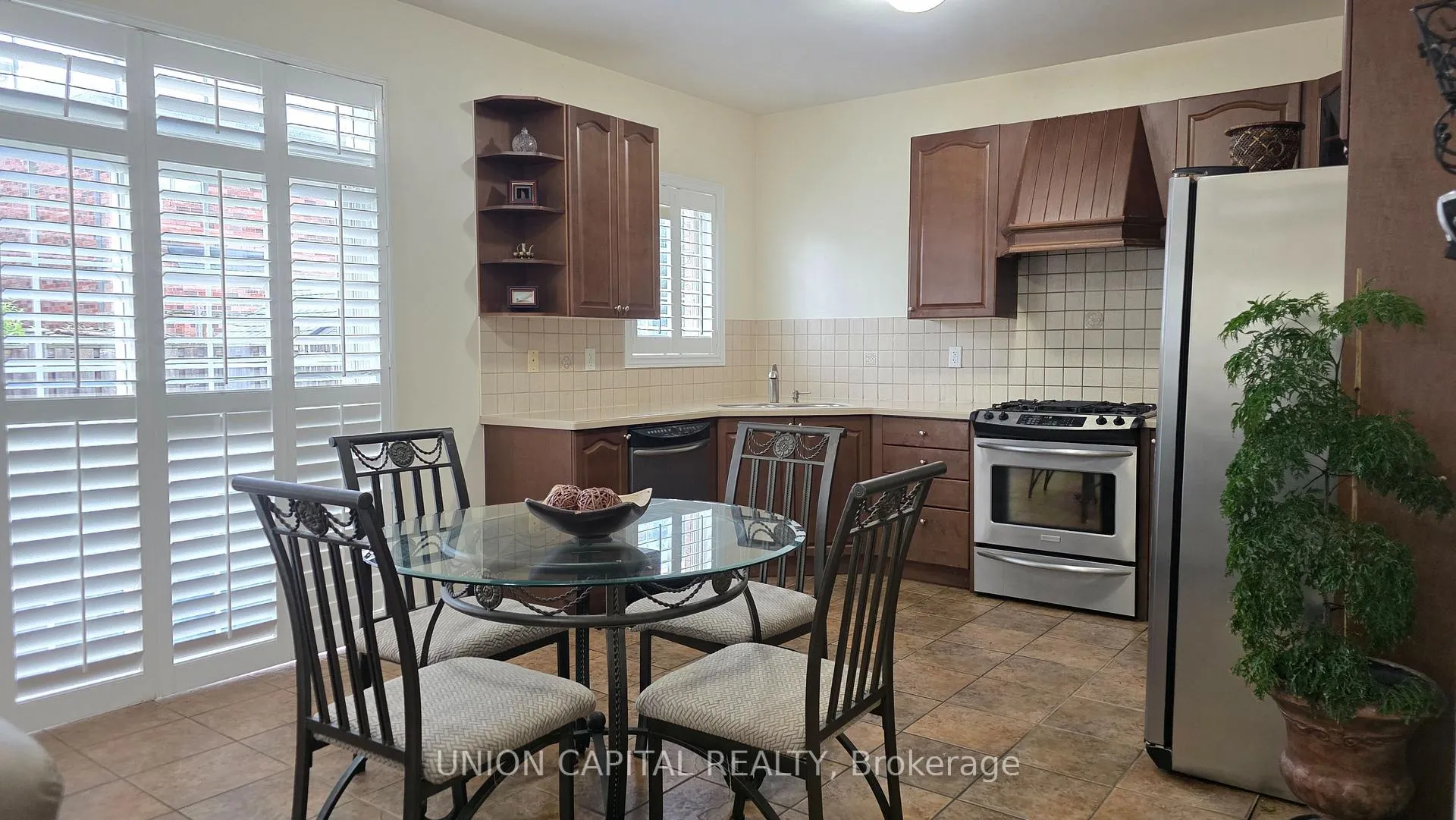 Photo 4 of 2 Solace Road, Markham, Greensborough — HOMEH