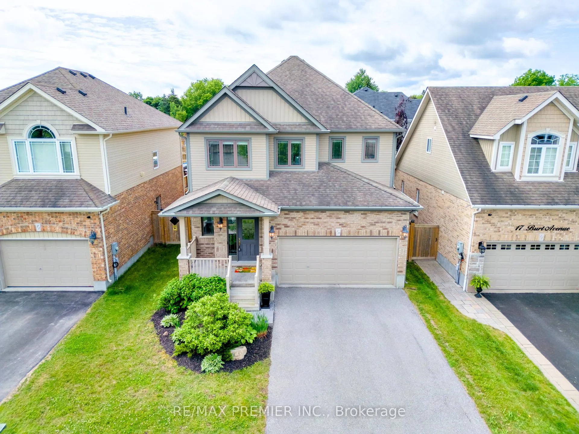 Photo 1 of 19 Burt Avenue, New Tecumseth, Alliston — HOMEH