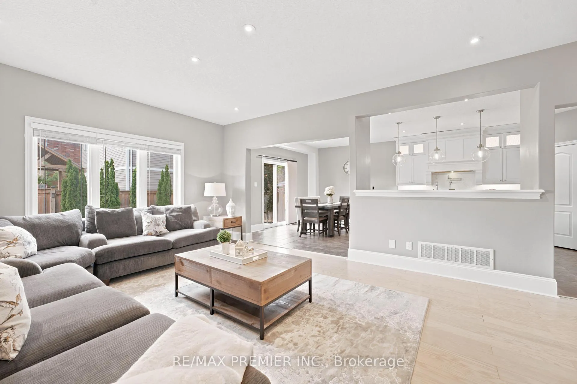 Photo 14 of 19 Burt Avenue, New Tecumseth, Alliston — HOMEH