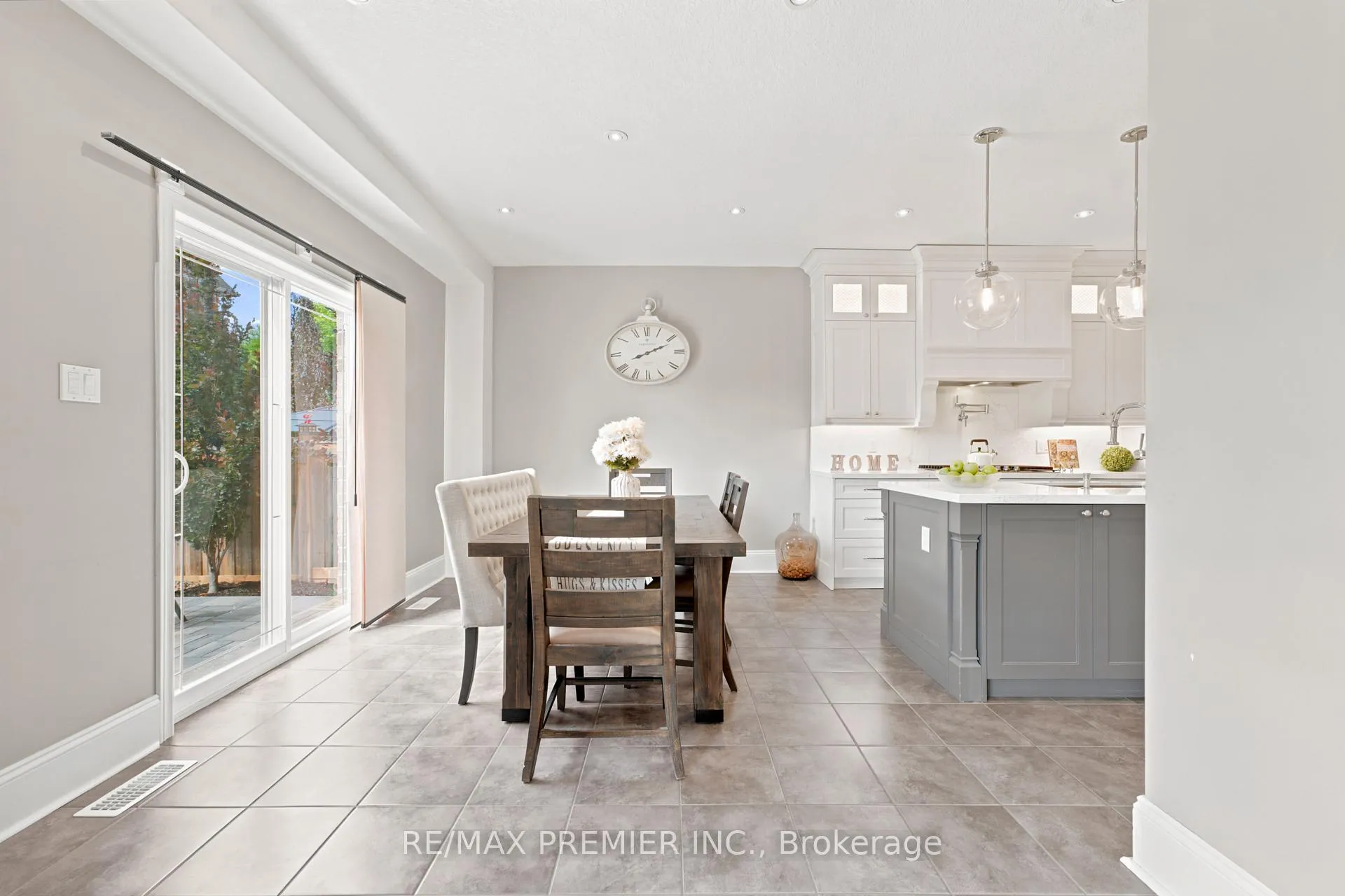 Photo 20 of 19 Burt Avenue, New Tecumseth, Alliston — HOMEH