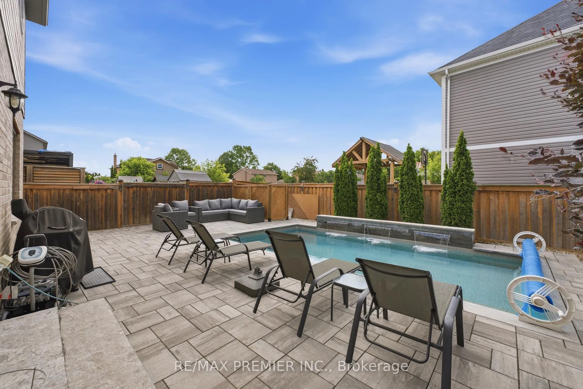 Photo 35 of 19 Burt Avenue, New Tecumseth, Alliston — HOMEH