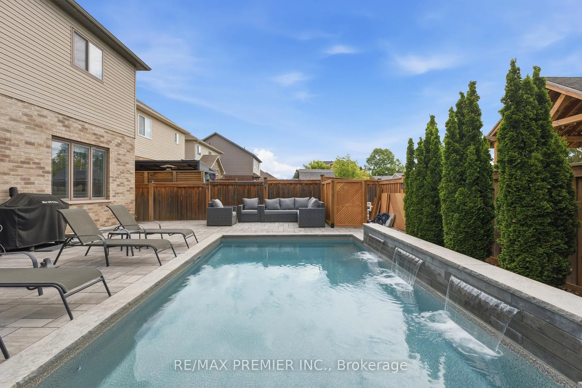 Photo 36 of 19 Burt Avenue, New Tecumseth, Alliston — HOMEH