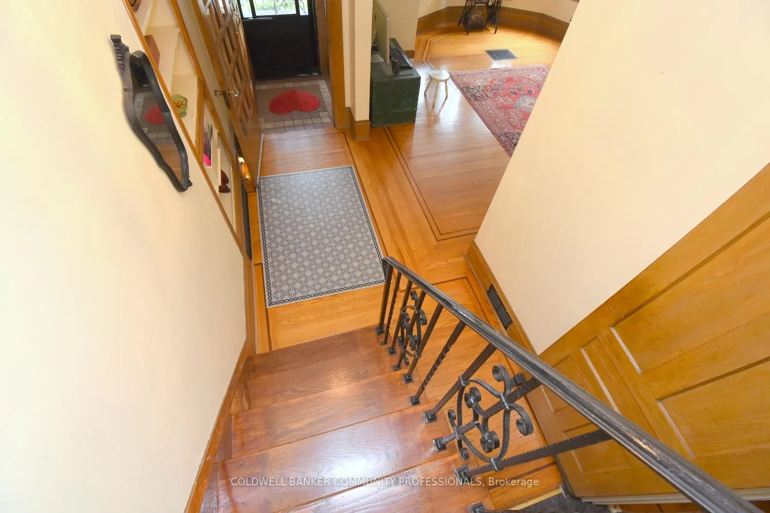 Photo 5 of 28 St Clair Avenue, Hamilton, Gibson — HOMEH