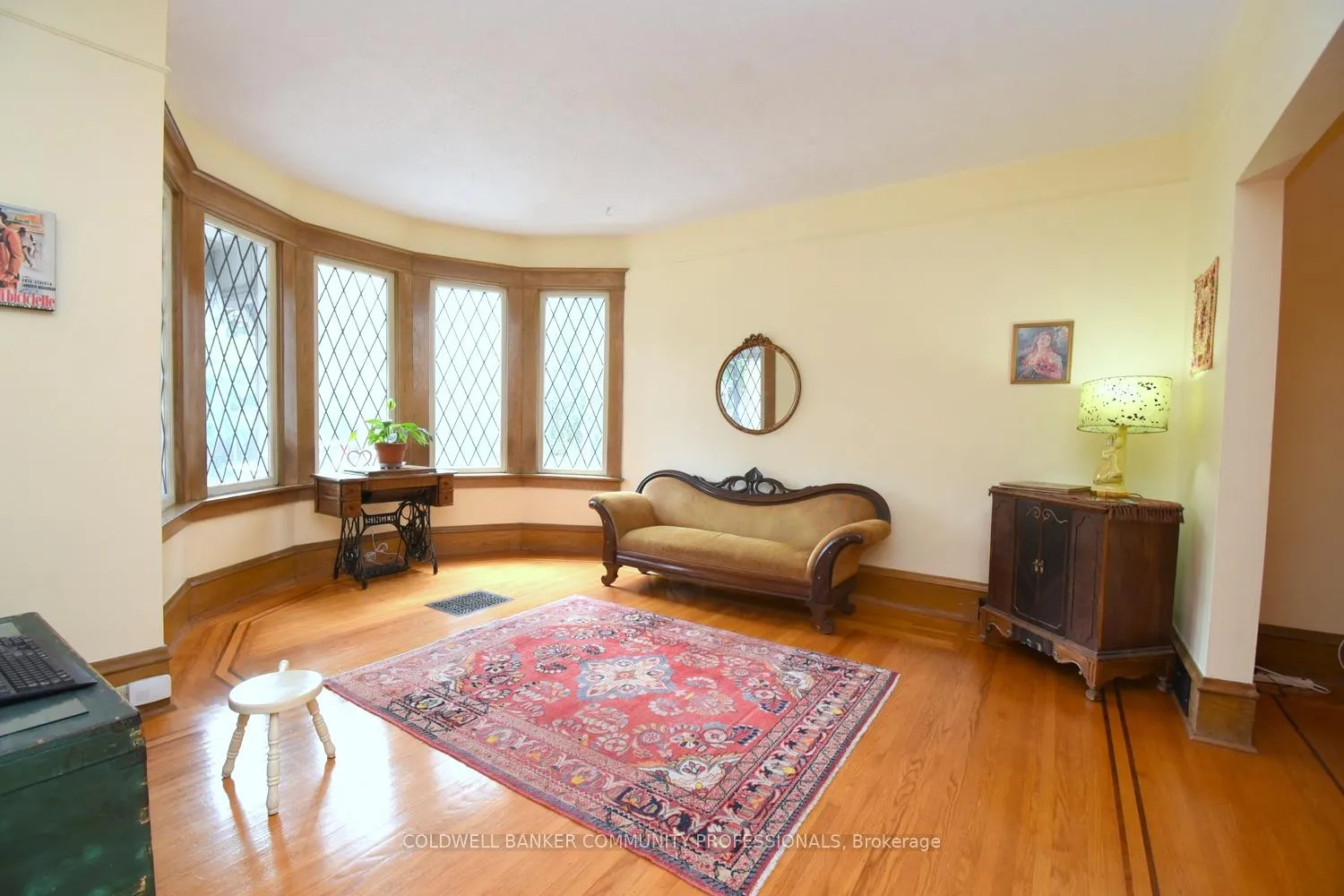 Photo 10 of 28 St Clair Avenue, Hamilton, Gibson — HOMEH