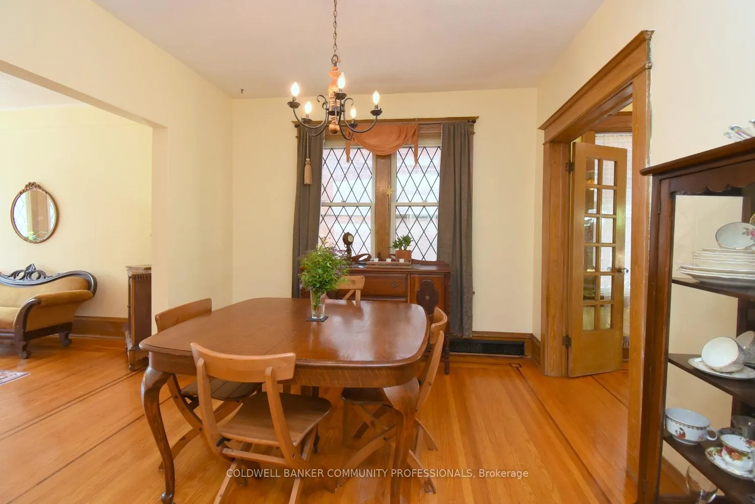 Photo 13 of 28 St Clair Avenue, Hamilton, Gibson — HOMEH