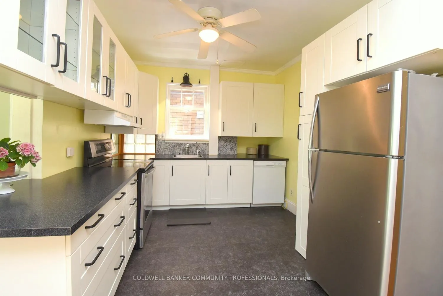 Photo 17 of 28 St Clair Avenue, Hamilton, Gibson — HOMEH