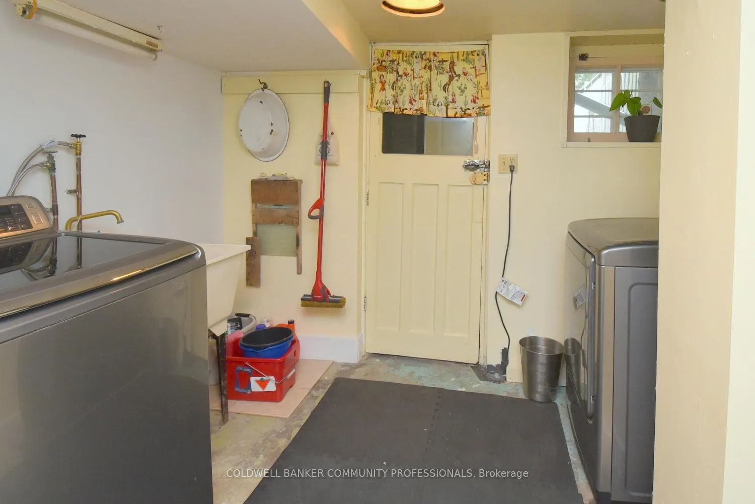 Photo 36 of 28 St Clair Avenue, Hamilton, Gibson — HOMEH