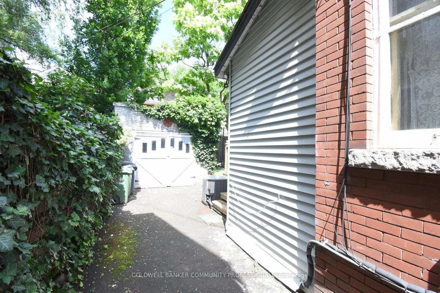 Photo 41 of 28 St Clair Avenue, Hamilton, Gibson — HOMEH