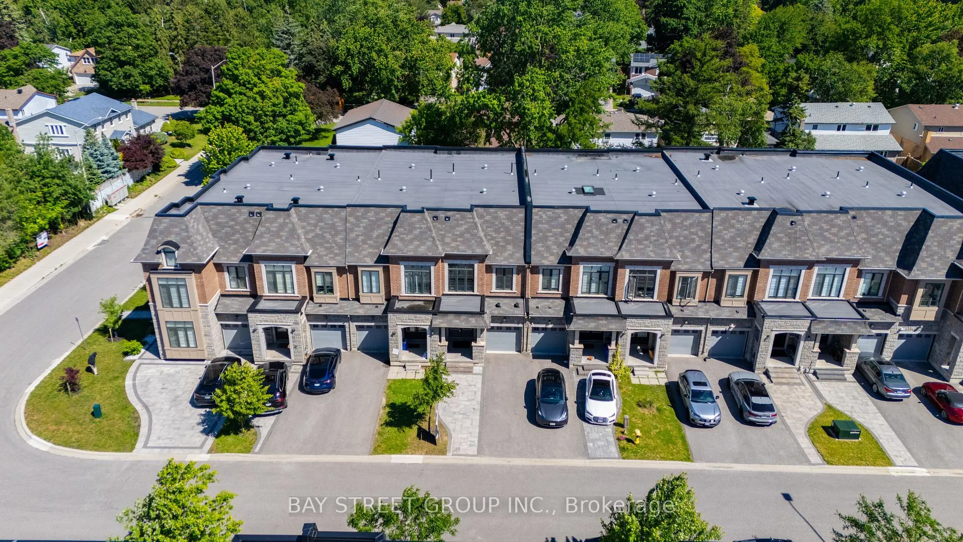 Photo 2 of 122 Lichfield Road, Markham, Unionville — HOMEH